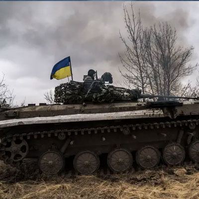 Tank with a Ukrainian flag