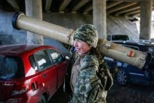 A Ukrainian service member in the Kyiv region